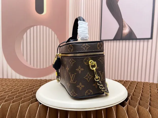 Louis Vuitton Boîte Chapeau Bolso Tote Marrón Monograma Lona 6