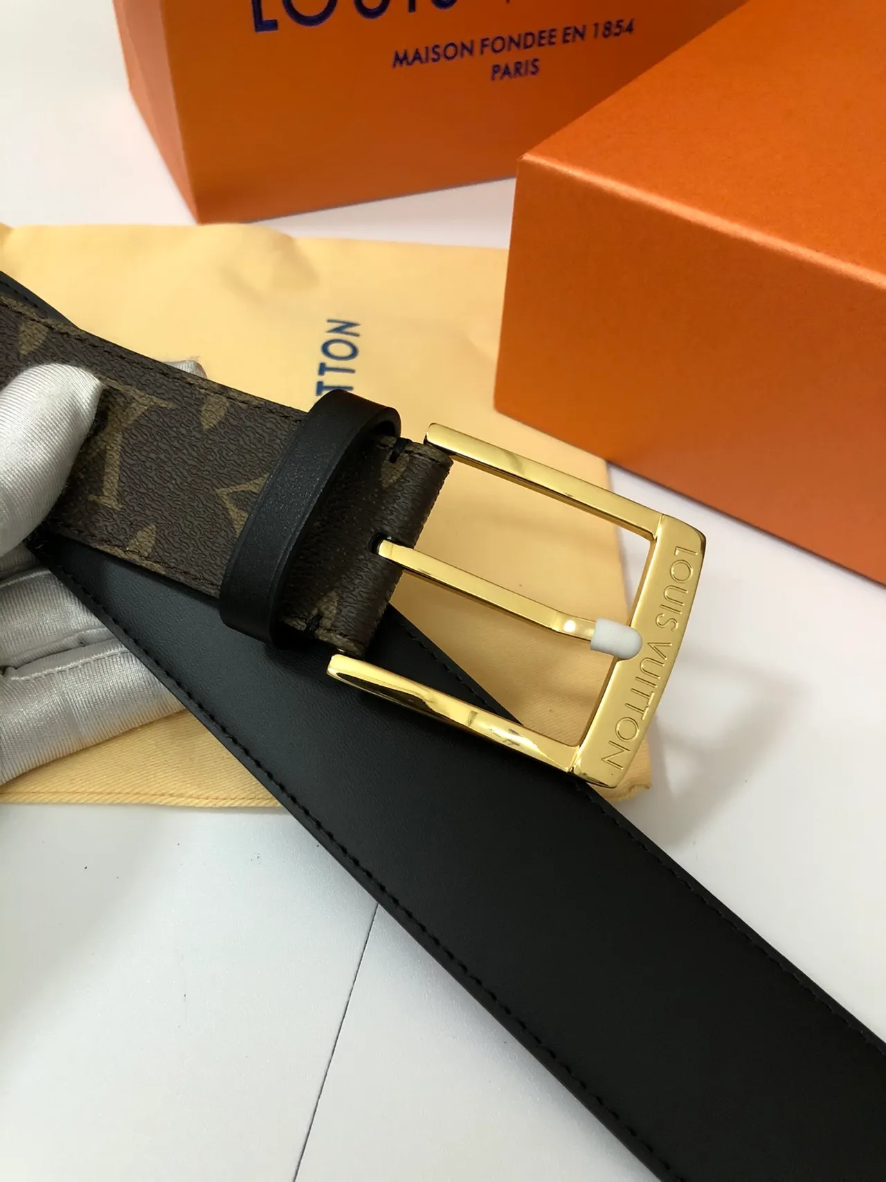 Louis Vuitton Brown Gold Monogram Canvas Buckle Leather Belt 6