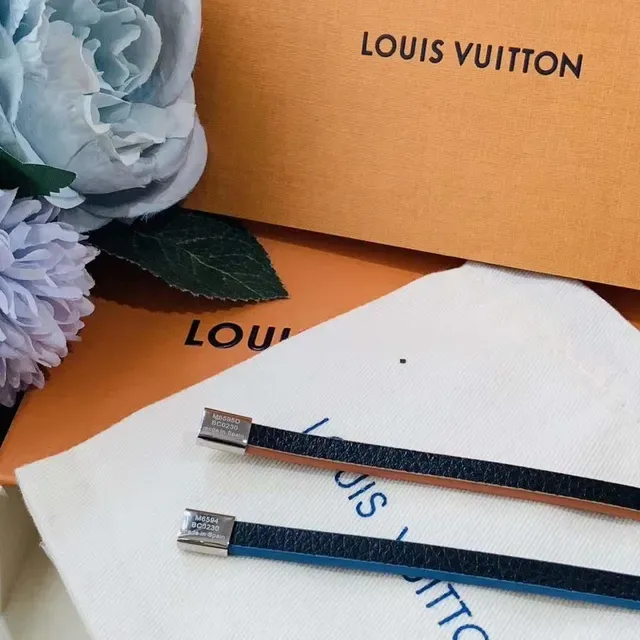 Louis Vuitton EDGE IT Black Blue Leather Band Metal Plaque Bracelet 3