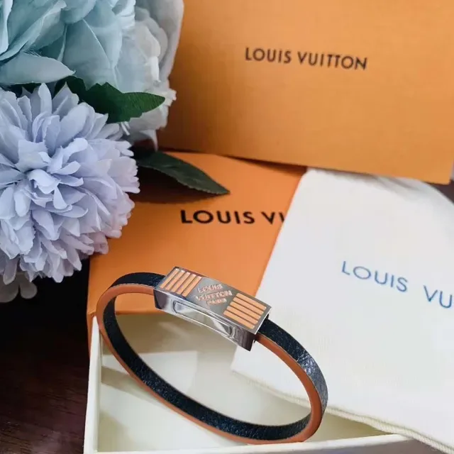 Louis Vuitton EDGE IT Black Blue Leather Band Metal Plaque Bracelet 6