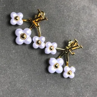 Louis Vuitton Floral Cluster Pearlized Earrings