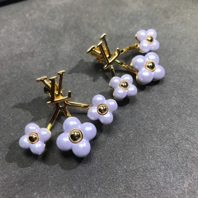 Louis Vuitton Floral Cluster Pearlized Earrings 2