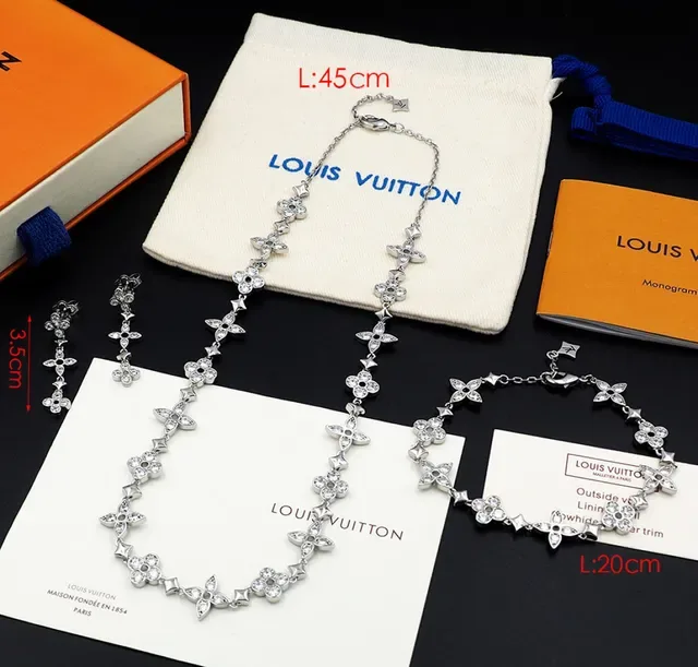 Louis Vuitton Floral Quatrefoil Crystal Dangling Earrings 3