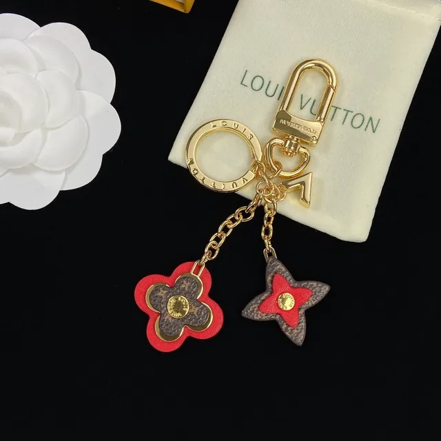 Louis Vuitton Porte-Clés Fleur Rouge Marron Matériel Doré Cuir Monogram Recouvert Sac à Main 3