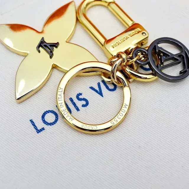 Louis Vuitton Flower Motif Gold Silver Metal Four-Petal Pendant Bracelet 2