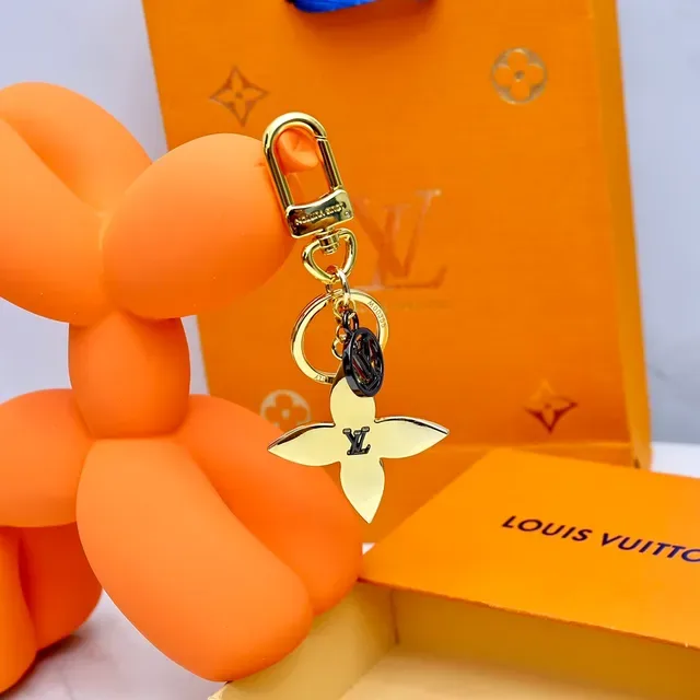 Louis Vuitton Flower Motif Gold Silver Metal Four-Petal Pendant Bracelet 7
