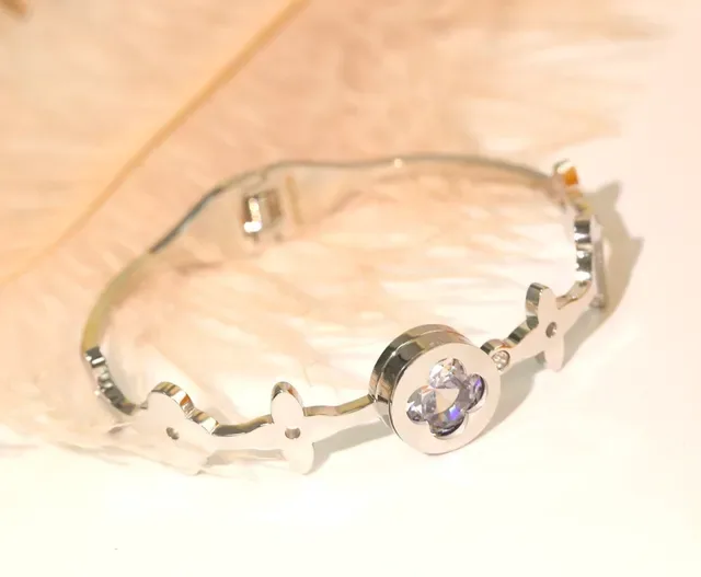 Louis Vuitton Flower Motif Gold-Tone Crystal Bracelet 2