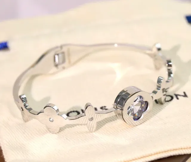 Louis Vuitton Flower Motif Gold-Tone Crystal Bracelet 4