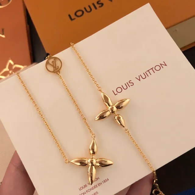 Louis Vuitton Flower Motif Gold-Tone Necklace 2