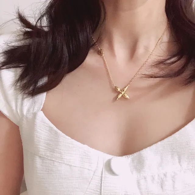 Louis Vuitton Flower Motif Gold-Tone Necklace 5