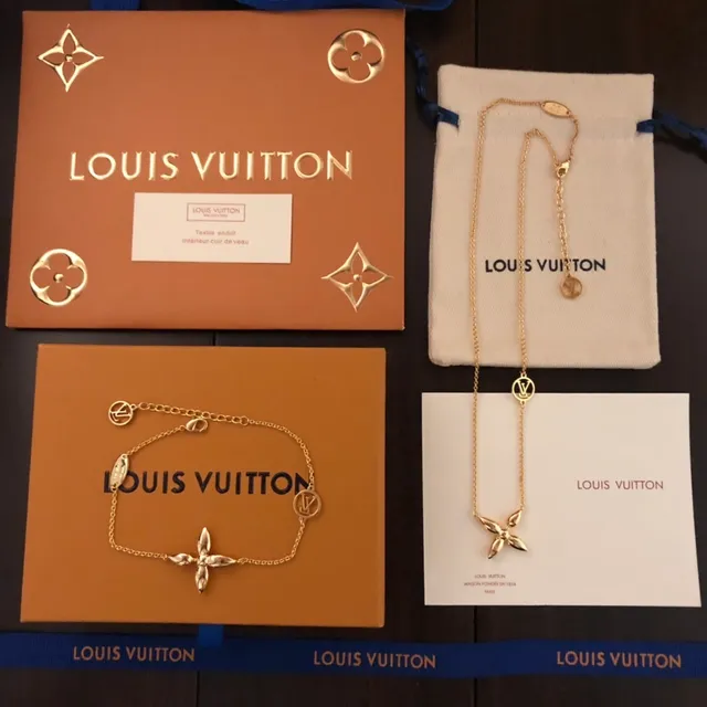 Louis Vuitton Flower Motif Gold-Tone Necklace 6