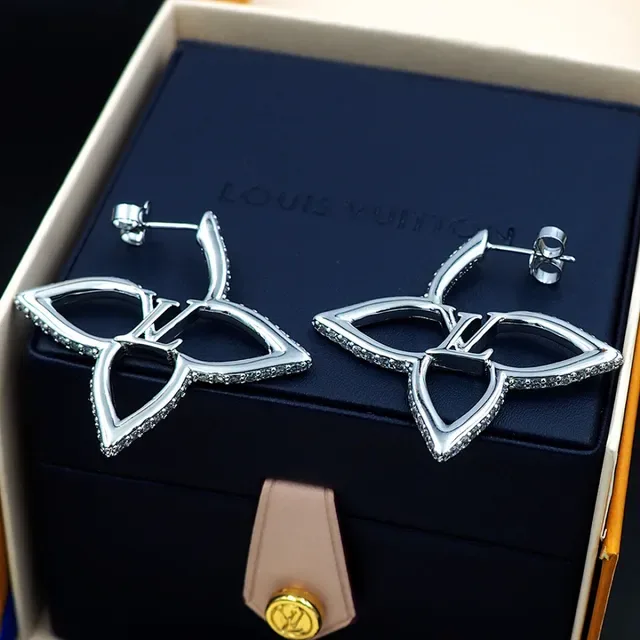 Louis Vuitton Flower Silver Gold Openwork Leaf Silhouette Pavé-Set Edges Earrings 5