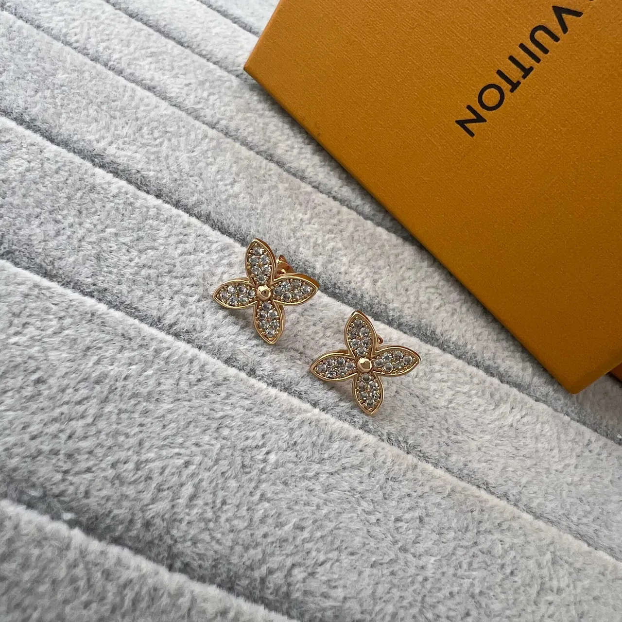 Louis Vuitton Gold Silver Four-Petal Flower Motif Pave-Set Crystals Earrings 3
