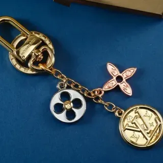 Louis Vuitton Pulsera Oro Plata Multi-Charm Metálica