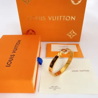 سوارة Louis Vuitton ذهبي اللون مونوغرام كانفاس مع مشبك الماس