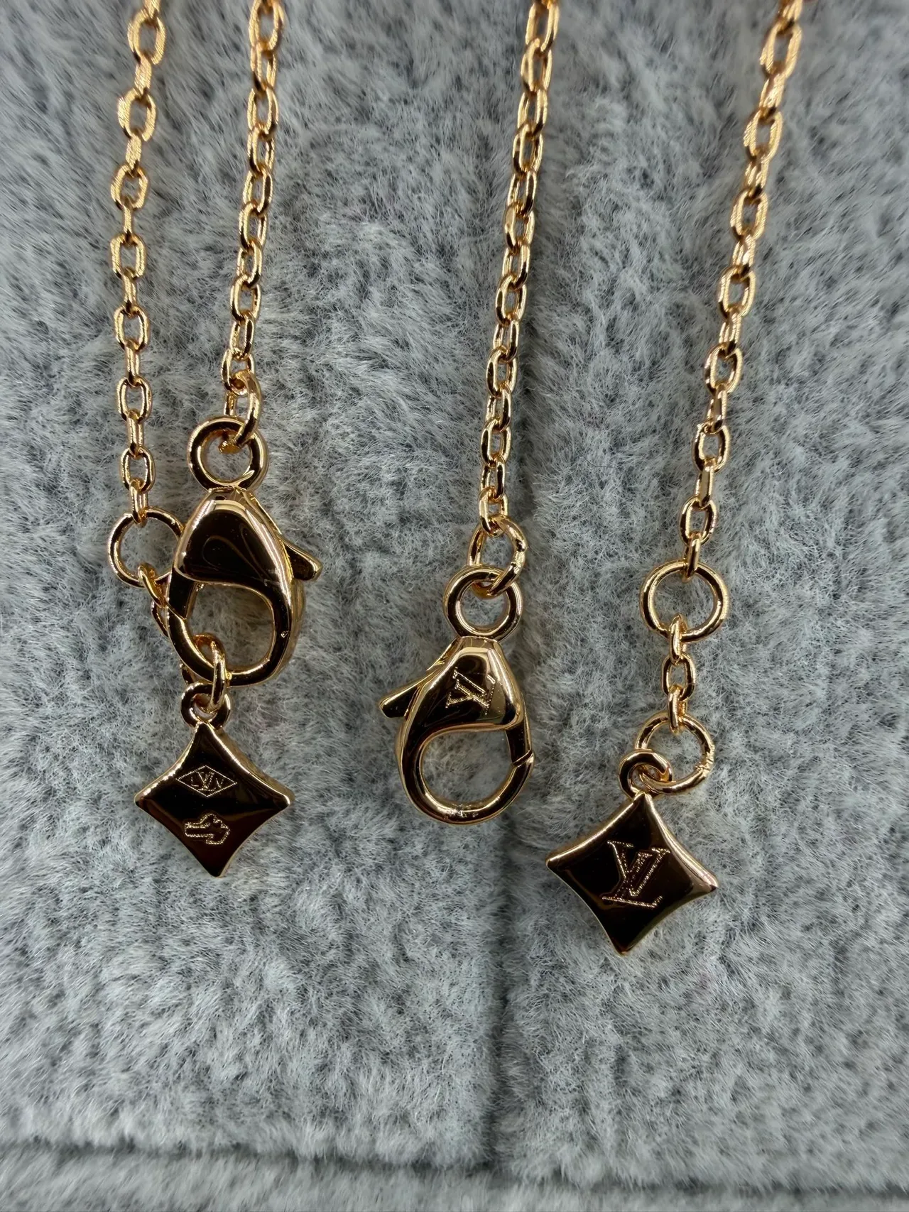 Louis Vuitton Gold White Chain Diamond-Encrusted Quatrefoil Necklace 2