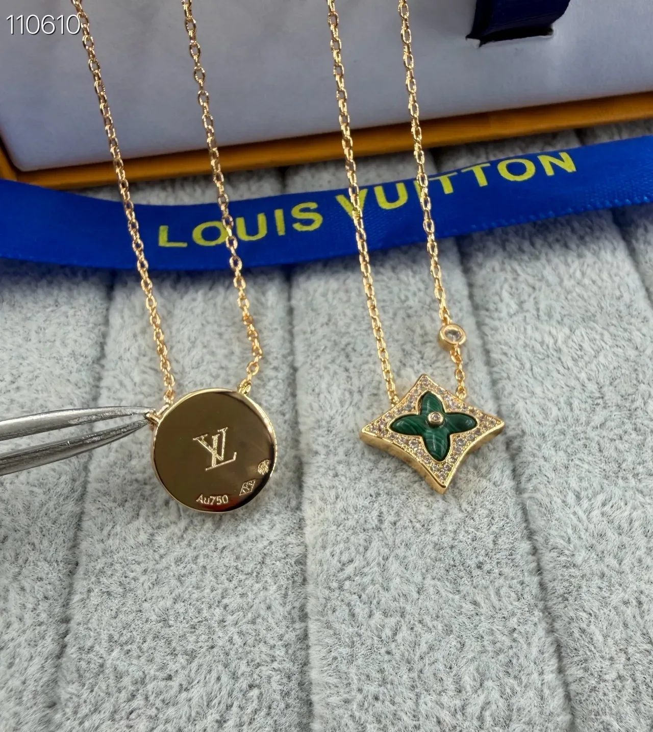 Louis Vuitton Gold White Chain Diamond-Encrusted Quatrefoil Necklace 3