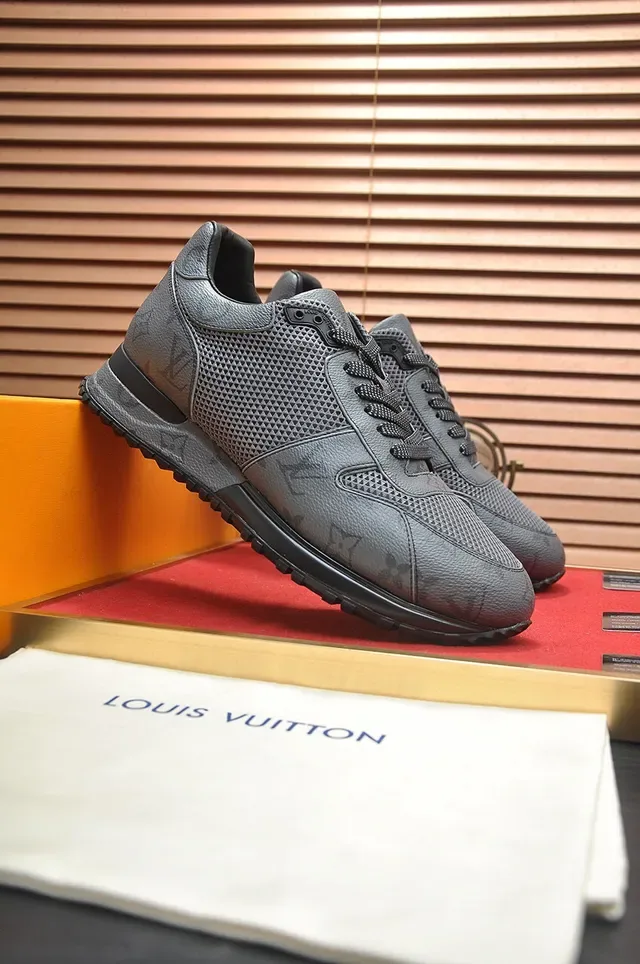 Louis Vuitton Sneakers Lifestyle Monogram Cuir Gris et Noir Panneaux de Maille Perforés 3