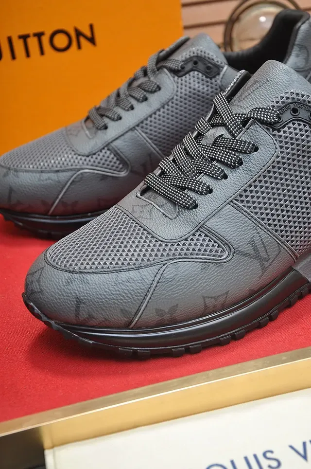 Louis Vuitton Sneakers Lifestyle Monogram Cuir Gris et Noir Panneaux de Maille Perforés 8
