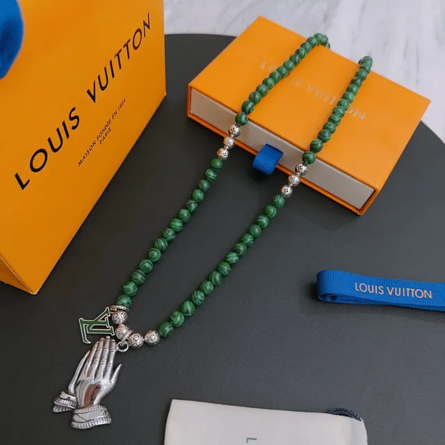 Louis Vuitton Green Silver Beaded Malachite-Style Necklace 3