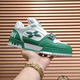 Louis Vuitton Zapatillas lifestyle verdes blancas de cuero en capas y malla perforada con correa de hebilla de cierre