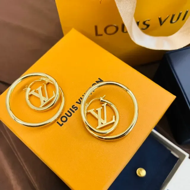 Louis Vuitton Hoop Gold Earrings 3