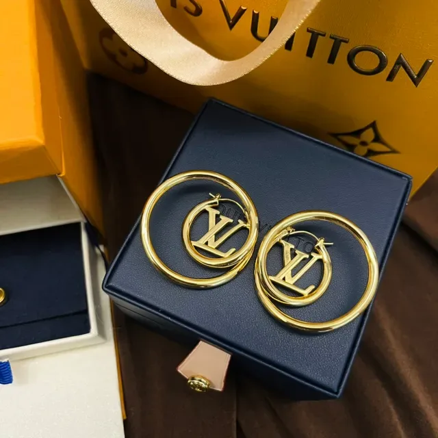 Louis Vuitton Hoop Gold Earrings 4