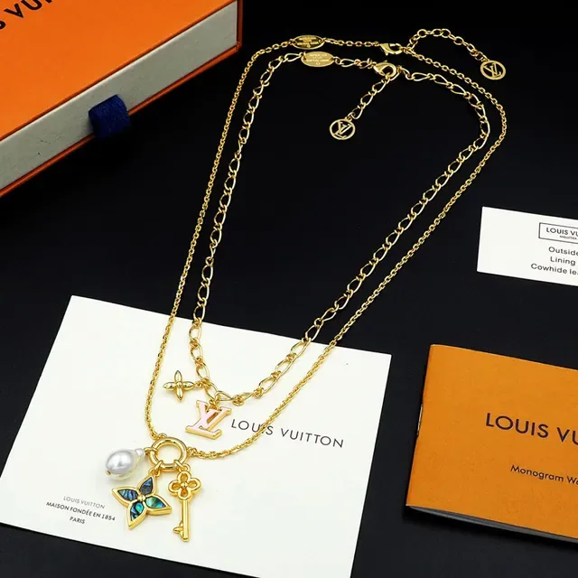 Louis Vuitton Key and Flower Charm Pearl Necklace 13
