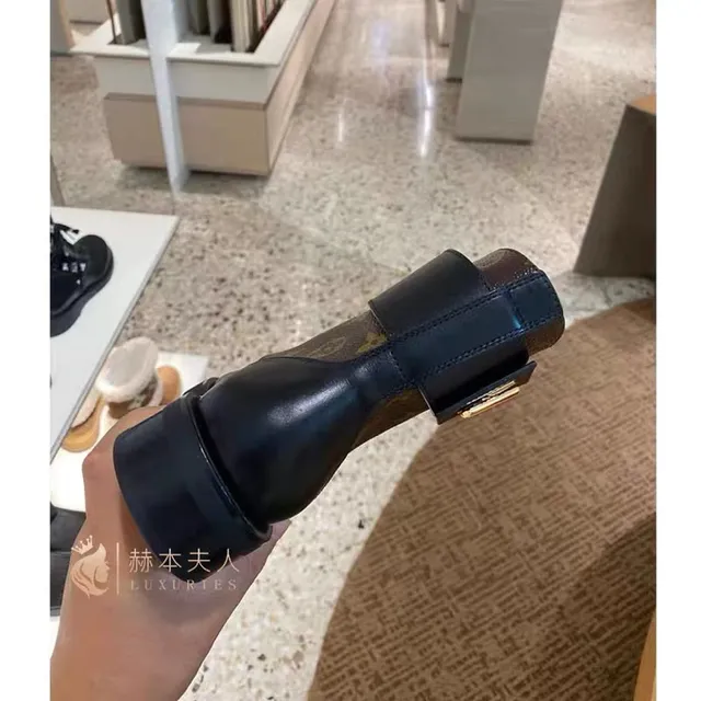 Louis Vuitton Le Cagole Bottes à la cheville en toile Monogram embout cap 3
