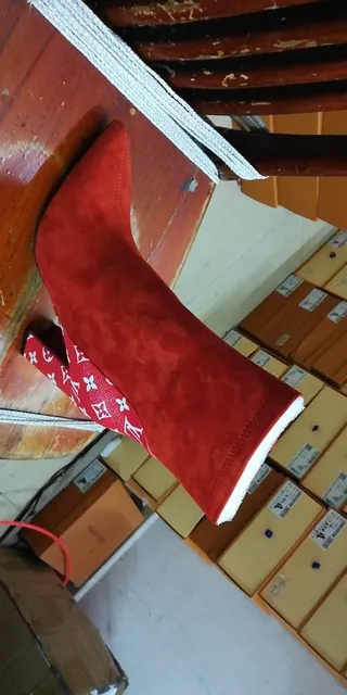 Louis Vuitton Le Cagole Rouge Blanc Suède Supérieur Panneaux en Cuir Monogrammed Bottines de Cheville 3