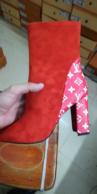 Louis Vuitton Le Cagole Rouge Blanc Suède Supérieur Panneaux en Cuir Monogrammed Bottines de Cheville 6