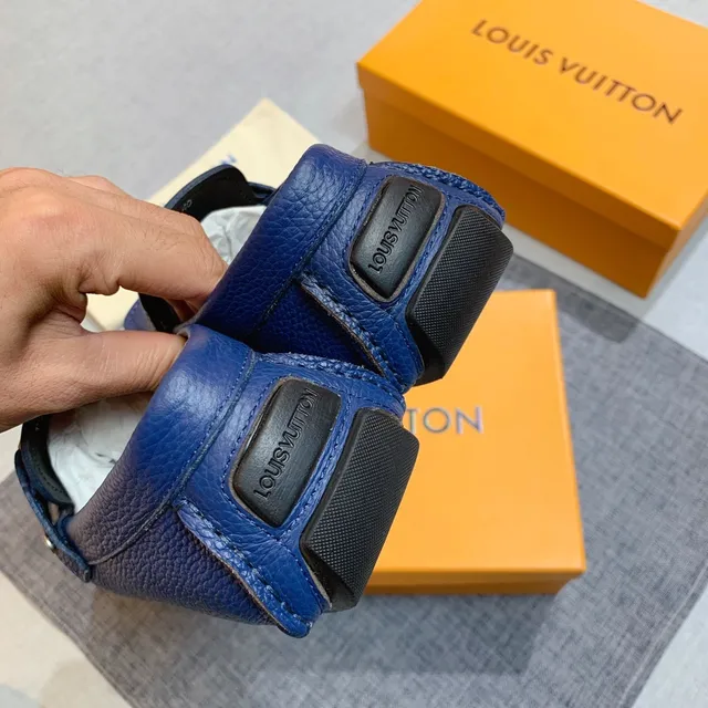 Louis Vuitton Mocassim Couro Granulado Azul Marinho Fivela de Metal Slip-On Loafers 4