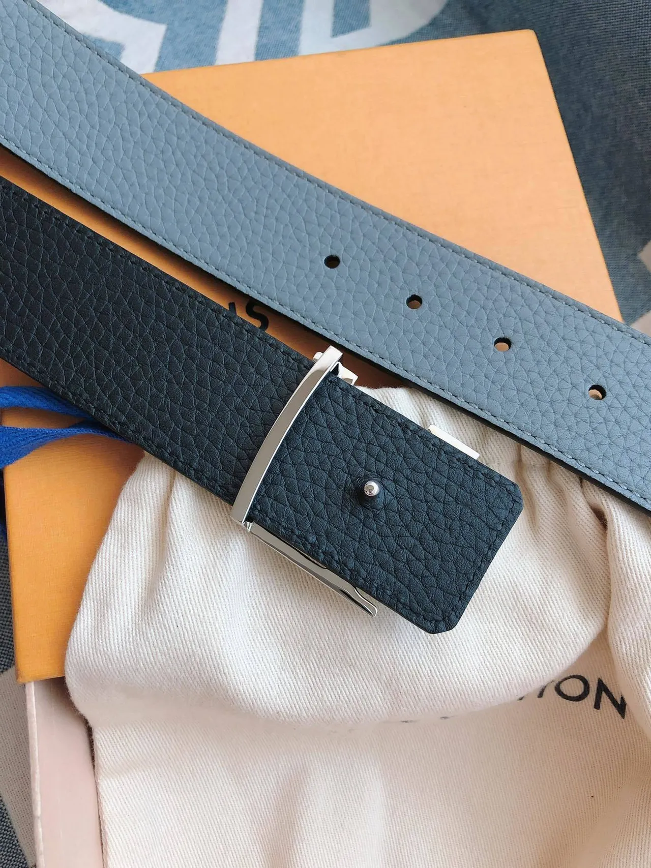 Louis Vuitton LV Belt Light Gray Pebbled Leather Belt 5