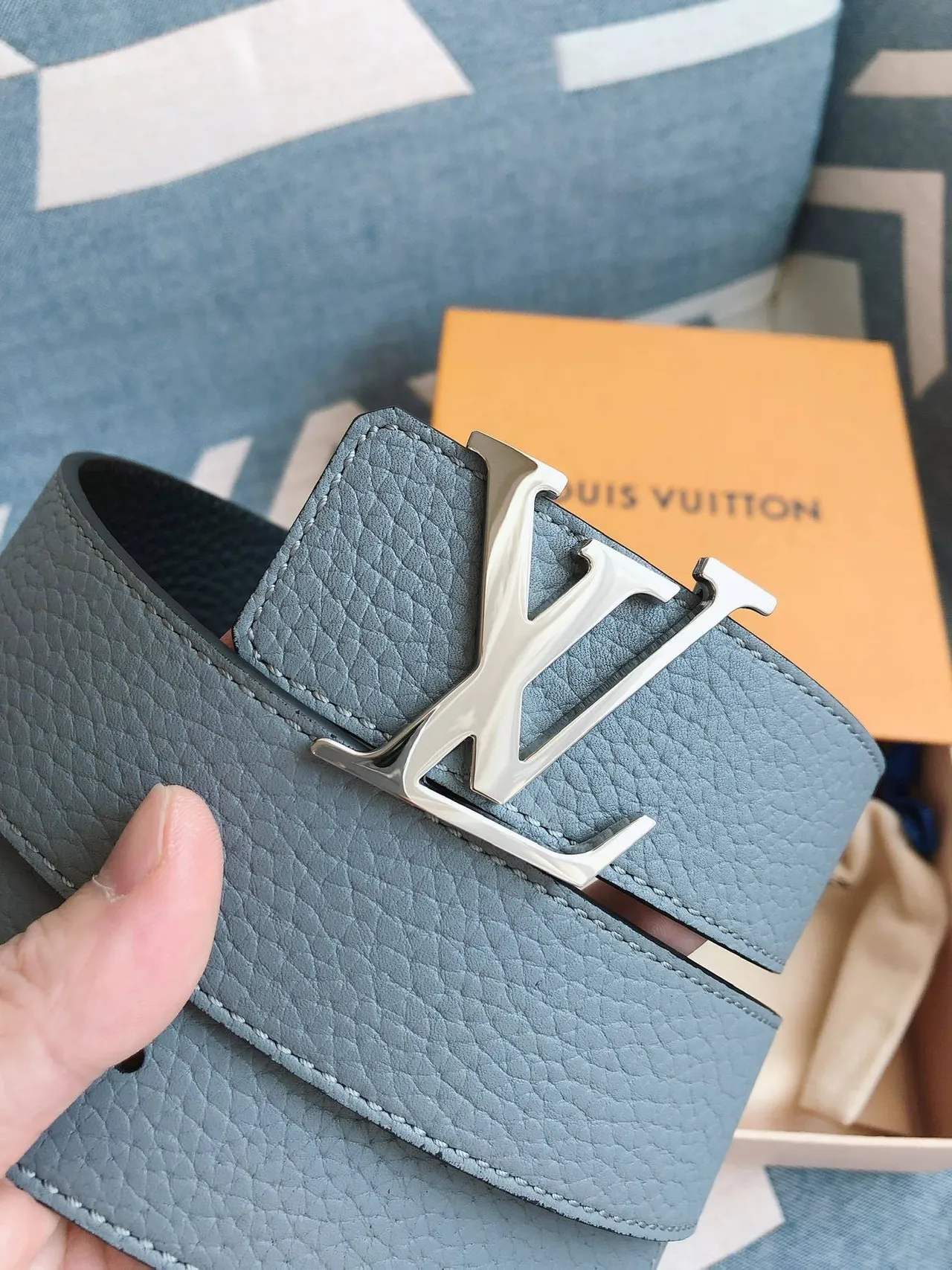 Louis Vuitton LV Belt Light Gray Pebbled Leather Belt 7