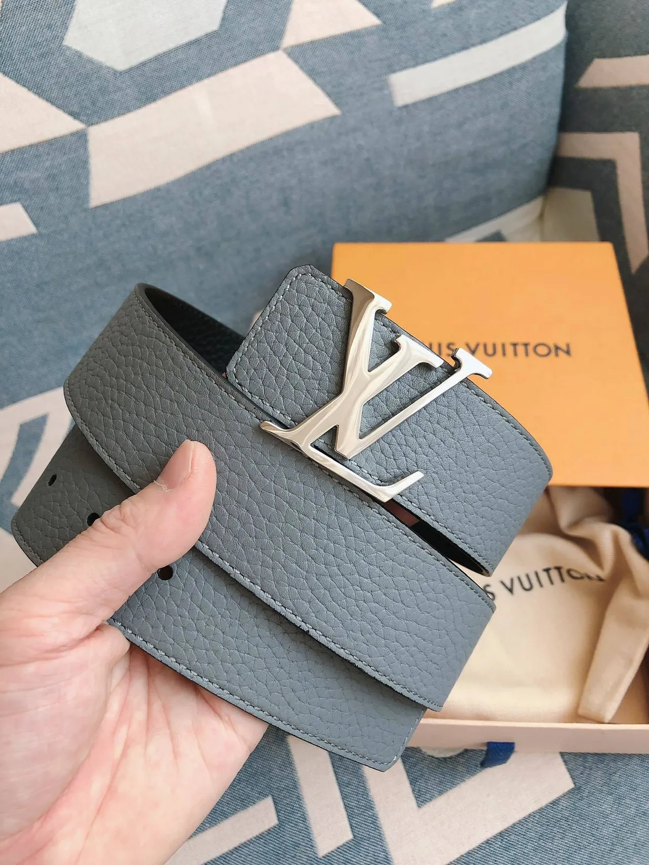 Louis Vuitton LV Belt Light Gray Pebbled Leather Belt 8