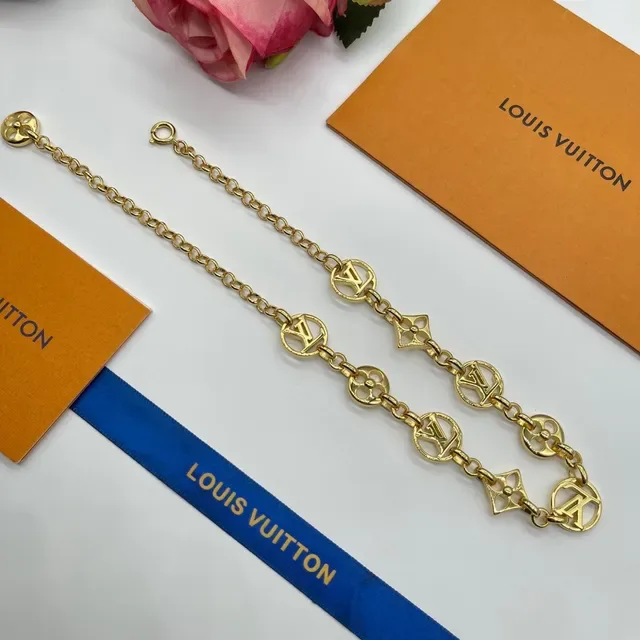 Louis Vuitton LV Flower Gold-Tone Chain Necklace 7