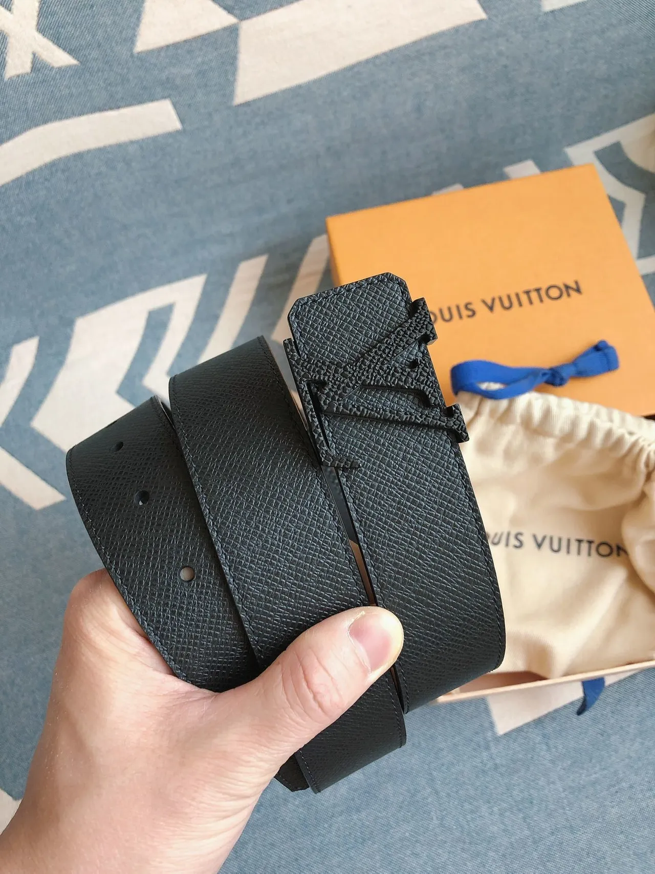 Louis Vuitton LV Initiales Black Textured Leather Belt 2