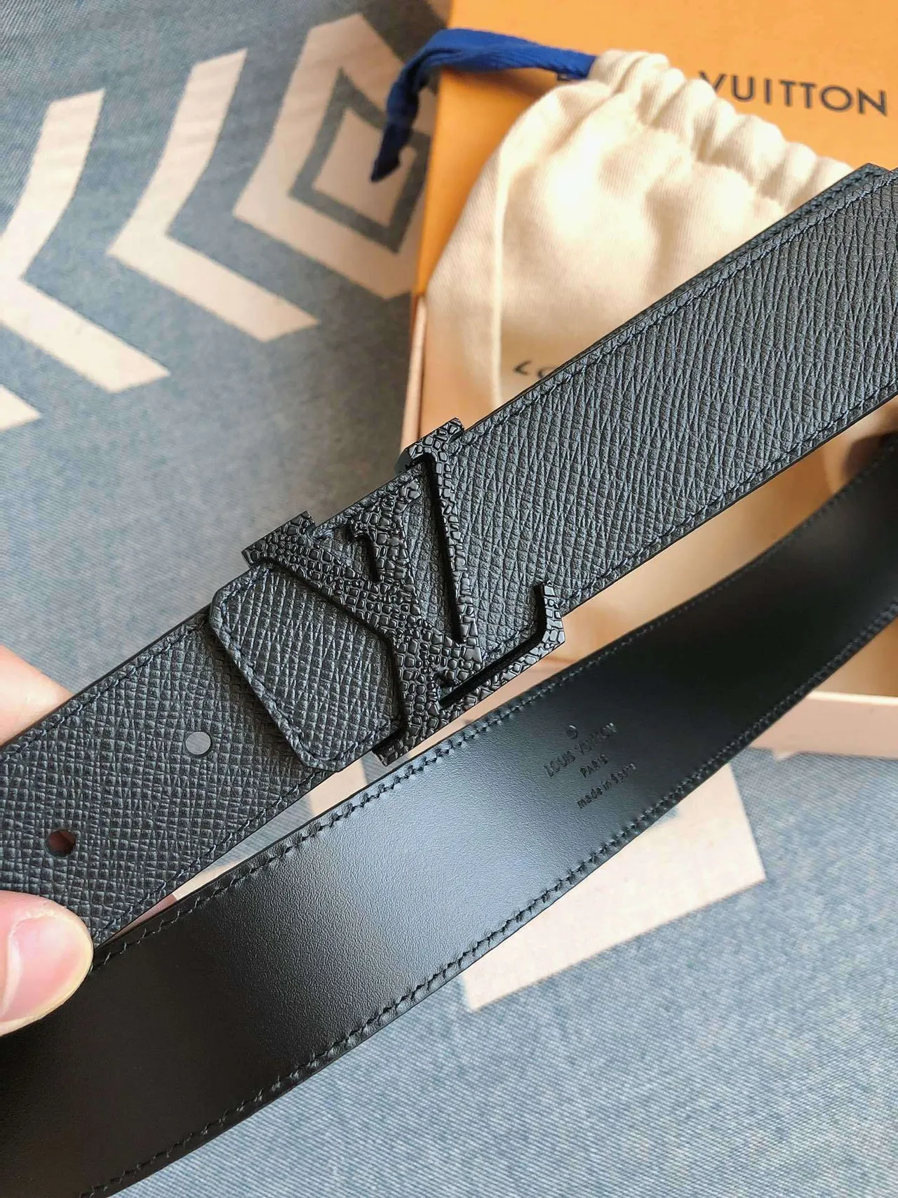 Louis Vuitton LV Initiales Black Textured Leather Belt 4