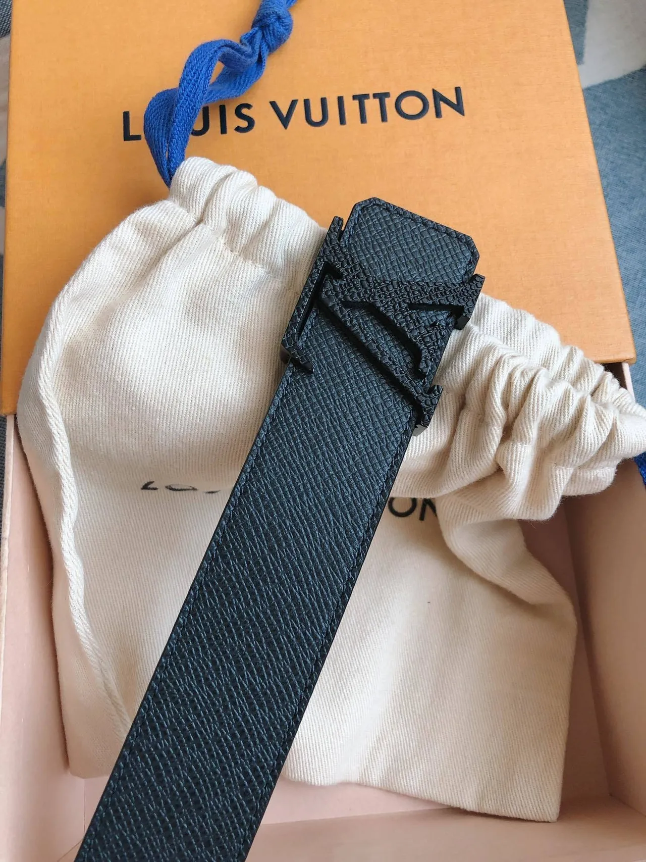 Louis Vuitton LV Initiales Black Textured Leather Belt 8