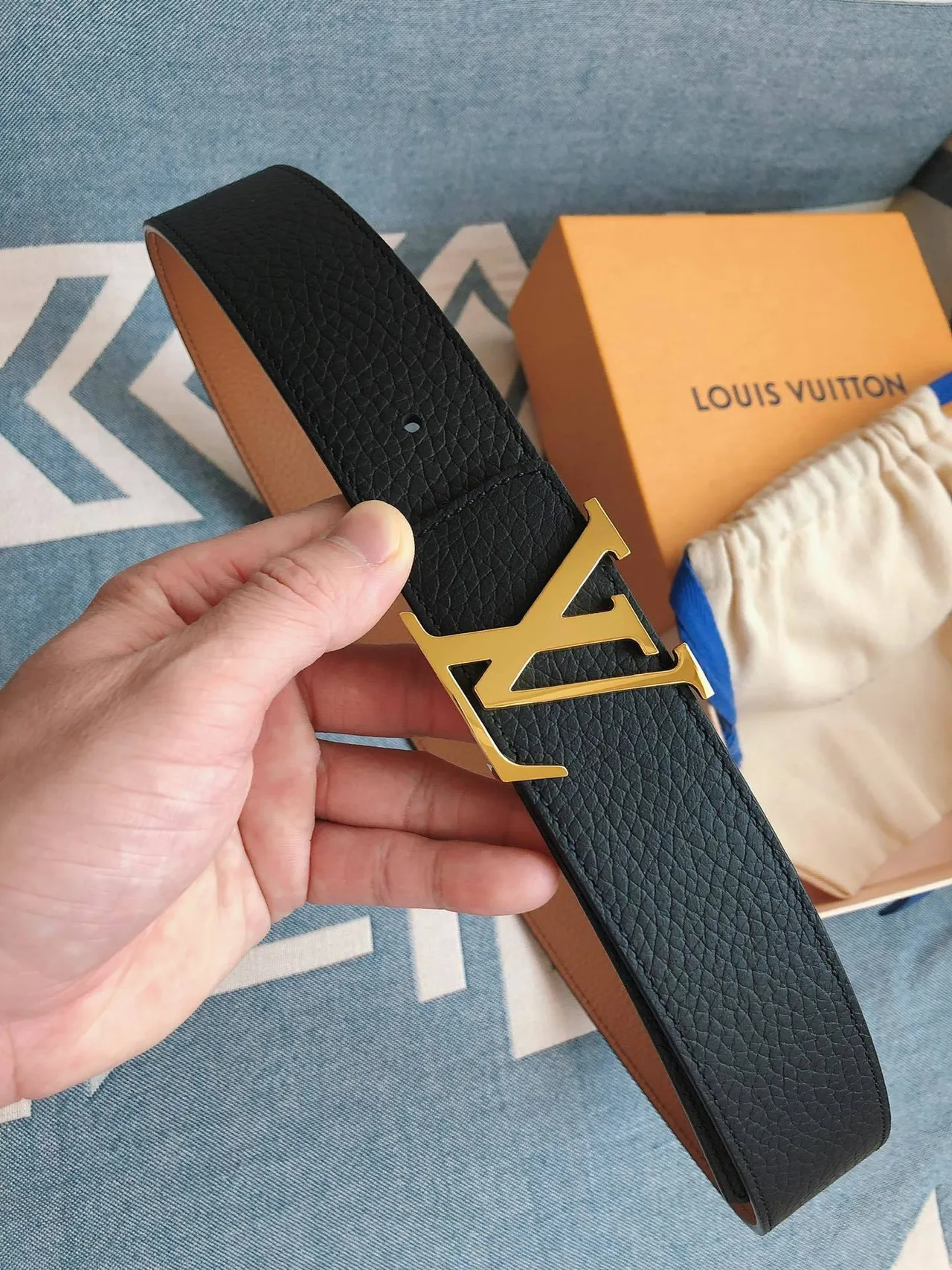 Louis Vuitton LV Initiales Navy Pebbled Leather Belt 2