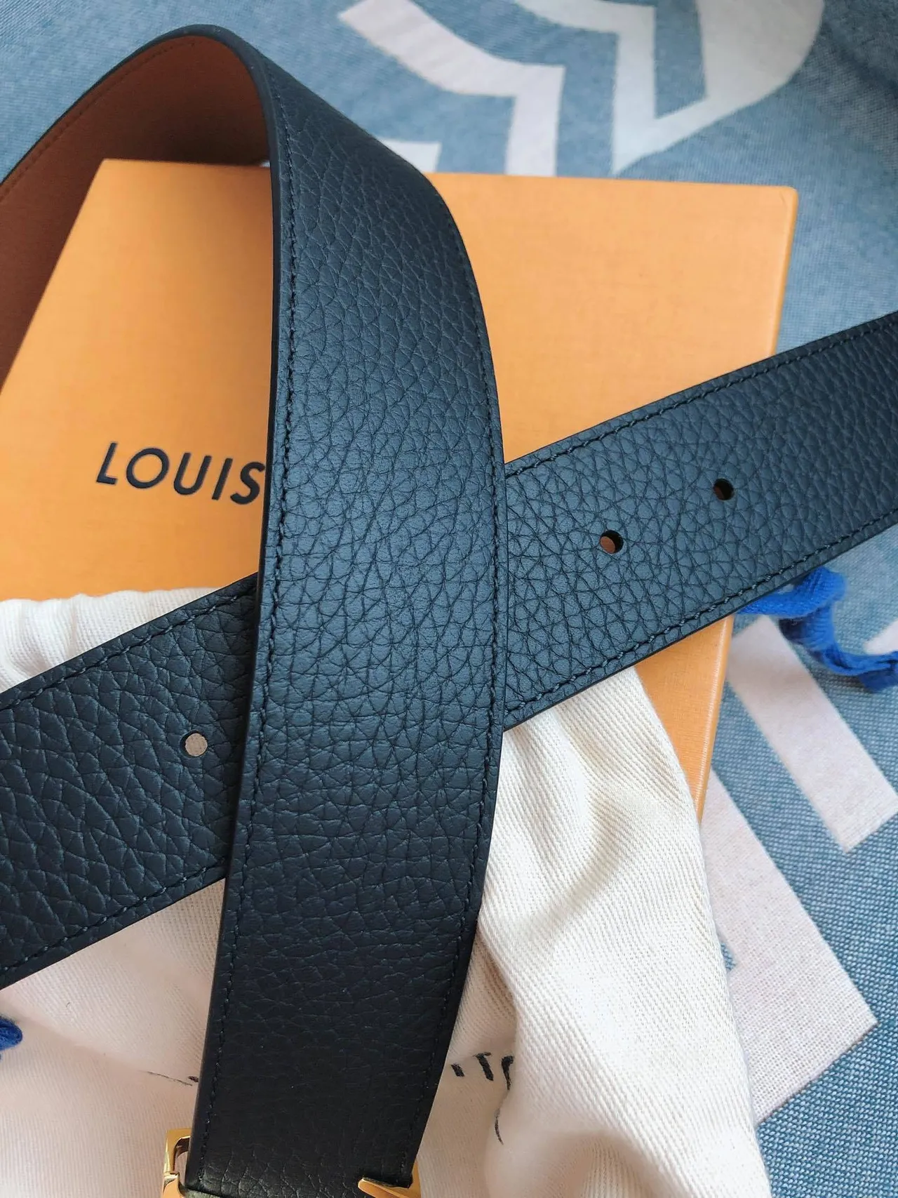 Louis Vuitton LV Initiales Navy Pebbled Leather Belt 3