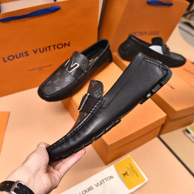 Louis Vuitton LV mocassin noir gris monogramme toile boucle métallique courroie mocassin 7
