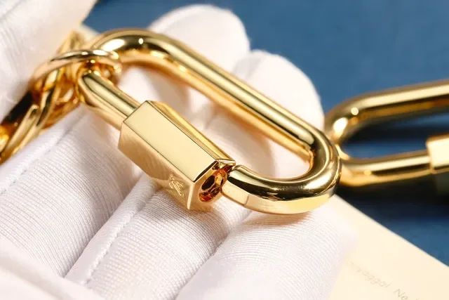 Louis Vuitton LV Logo Red Navy Enamel-Filled Monogram Gold-Tone Metal Bracelet 4