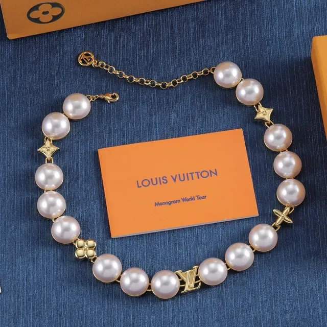 Collier de perles multi-couches Louis Vuitton LV Pearls Beige et Or 2