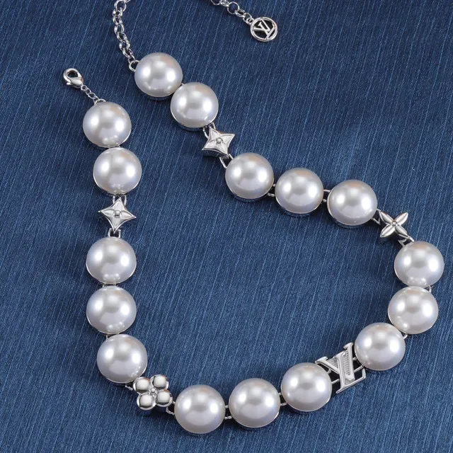 Collier de perles multi-couches Louis Vuitton LV Pearls Beige et Or 6