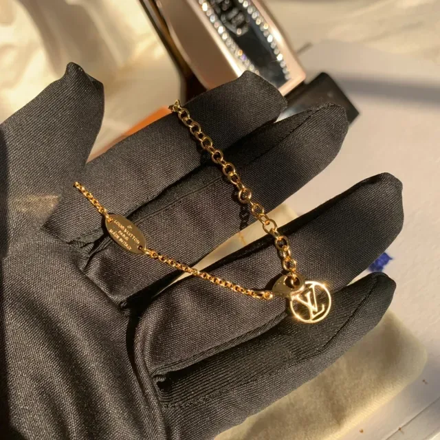 Louis Vuitton LV@Rio Gold-Tone Letter Pendant Necklace 5