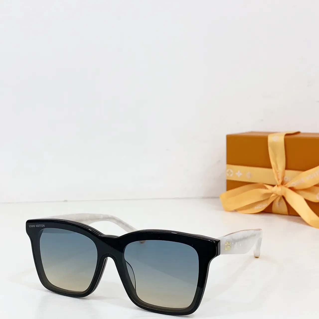 Louis Vuitton LV Script Square Black Sunglasses 2