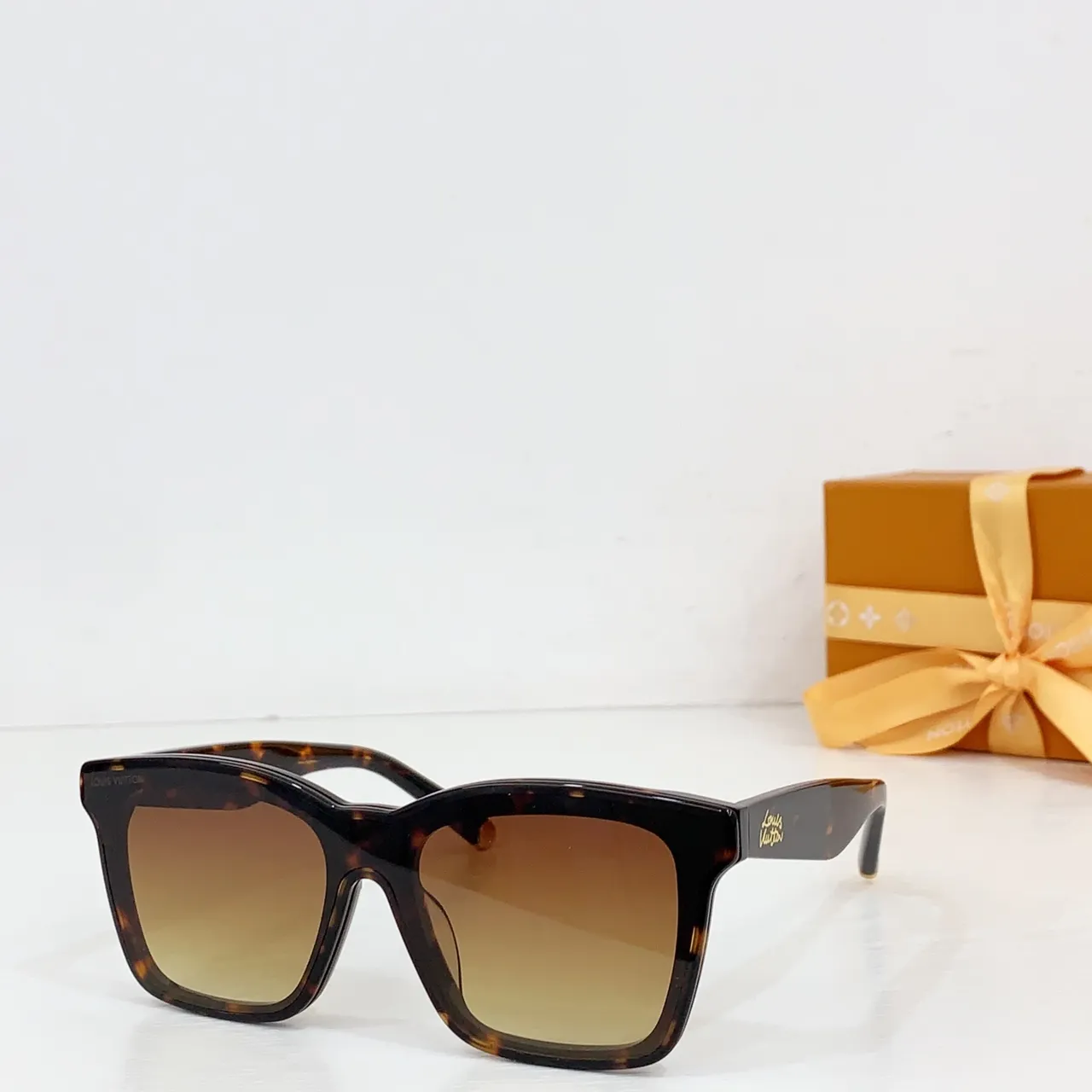 Louis Vuitton LV Script Square Black Sunglasses 7