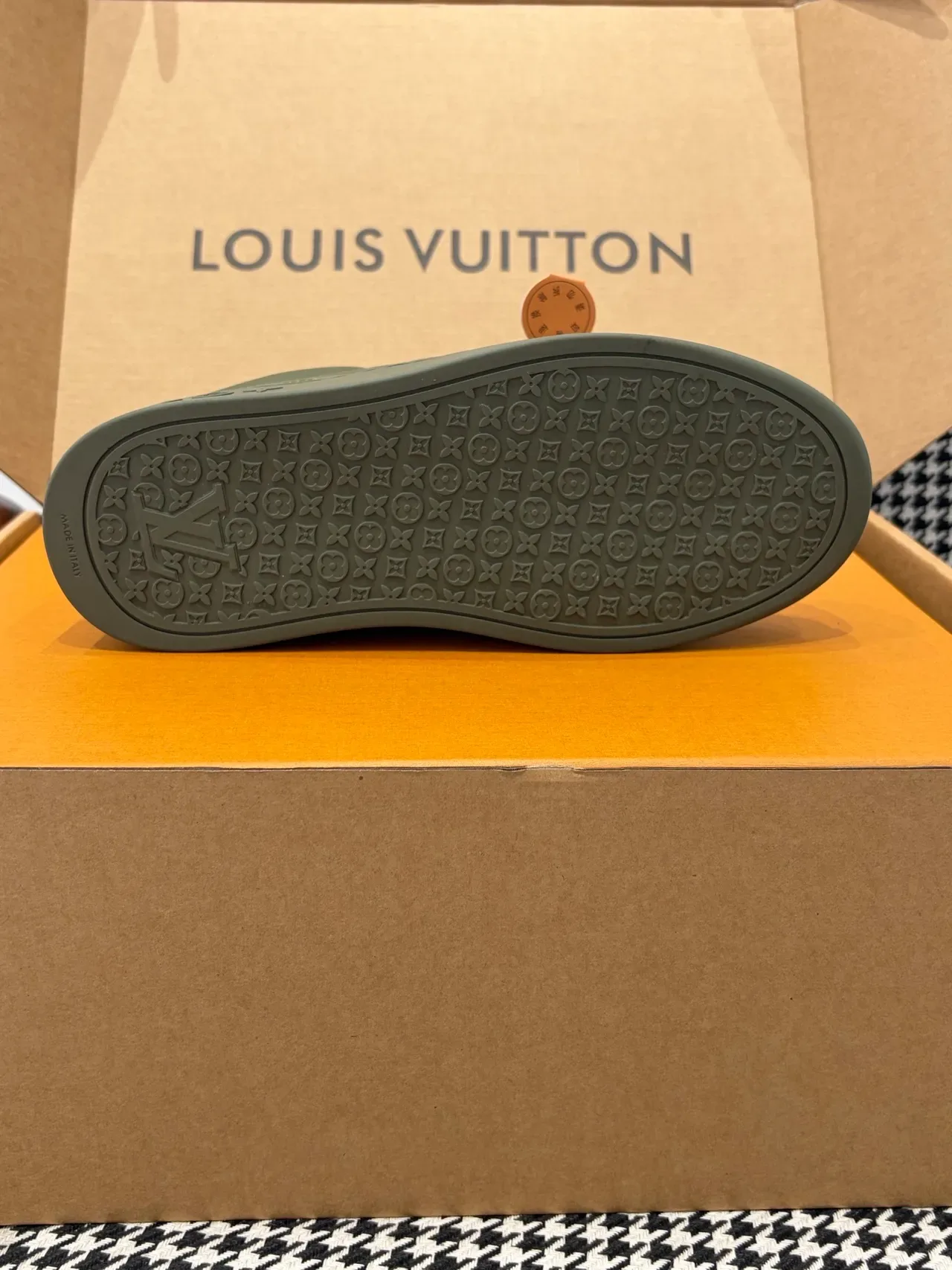 Louis Vuitton LV Trainer Army Green Beige Leather Upper Embossed Monogram Midsole Lifestyle Sneakers 2