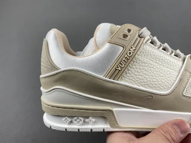 Louis Vuitton LV Trainer Beige Blanc Semelle multicouche Tissu et cuir grainé Sneakers Lifestyle 2
